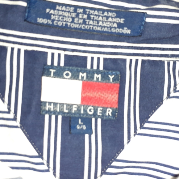 Tommy Hilfiger long sleeved button down shirt - Picture 2 of 2